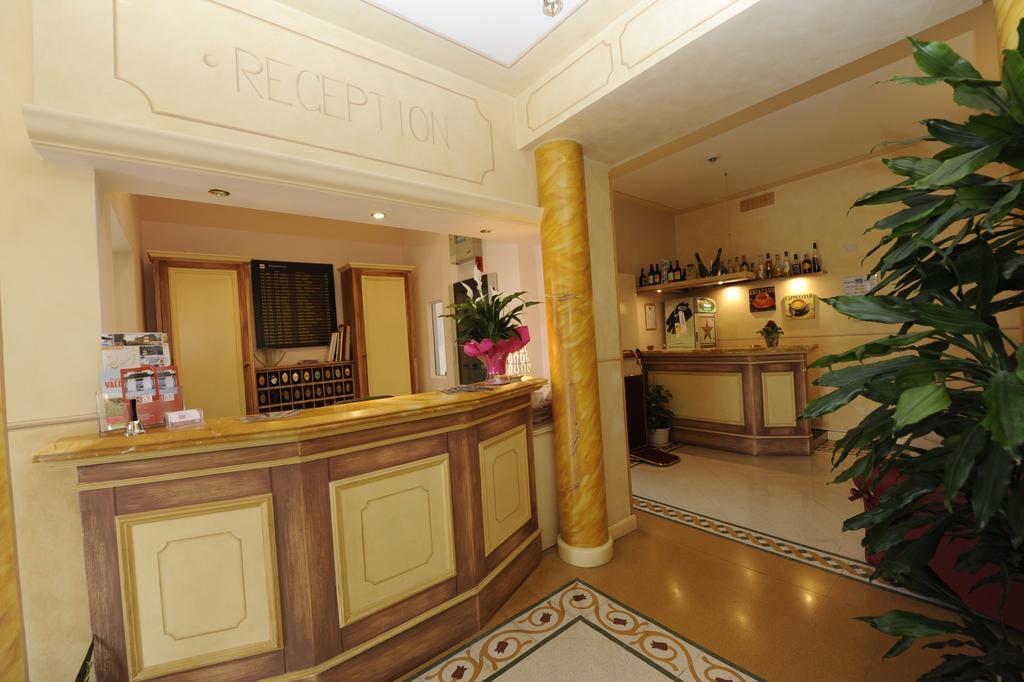 Hotel Sextum Bientina Екстер'єр фото