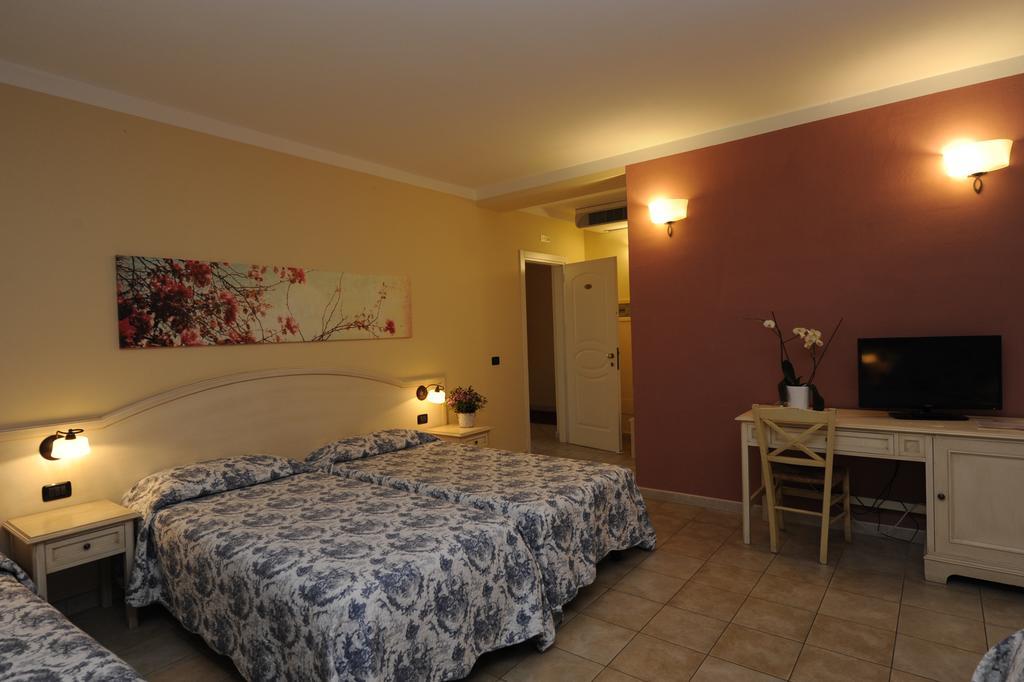 Hotel Sextum Bientina Екстер'єр фото