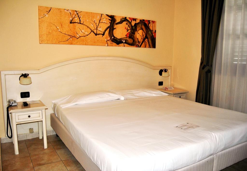 Hotel Sextum Bientina Екстер'єр фото
