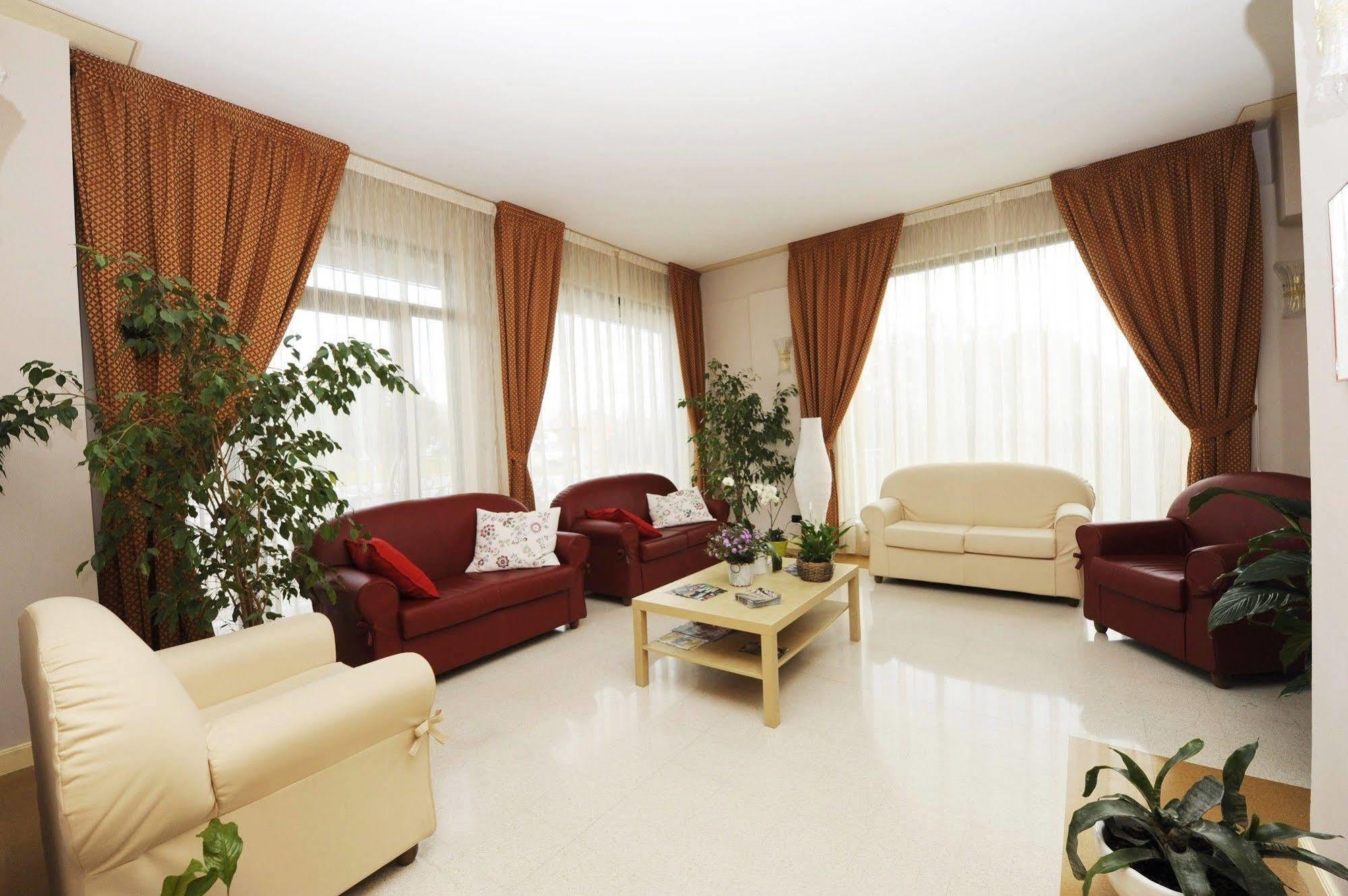 Hotel Sextum Bientina Екстер'єр фото