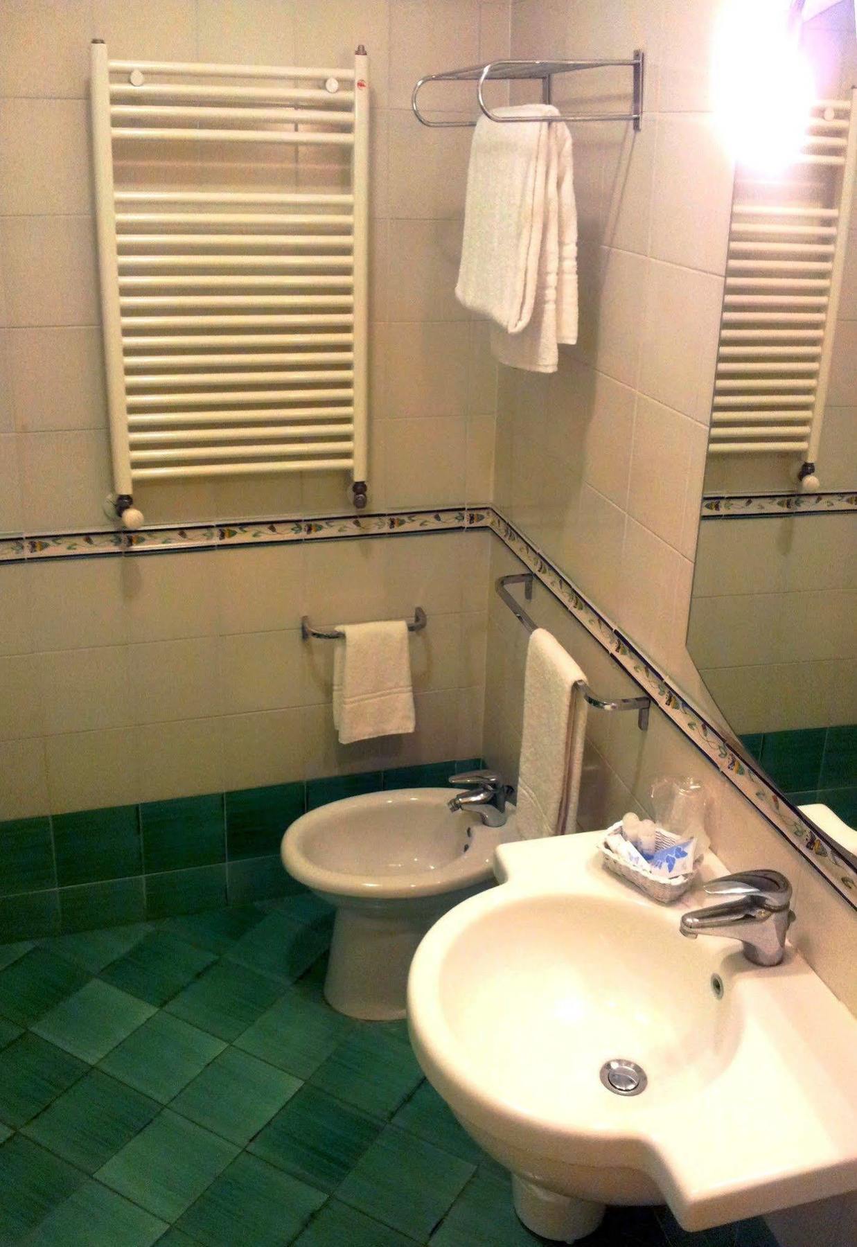 Hotel Sextum Bientina Екстер'єр фото