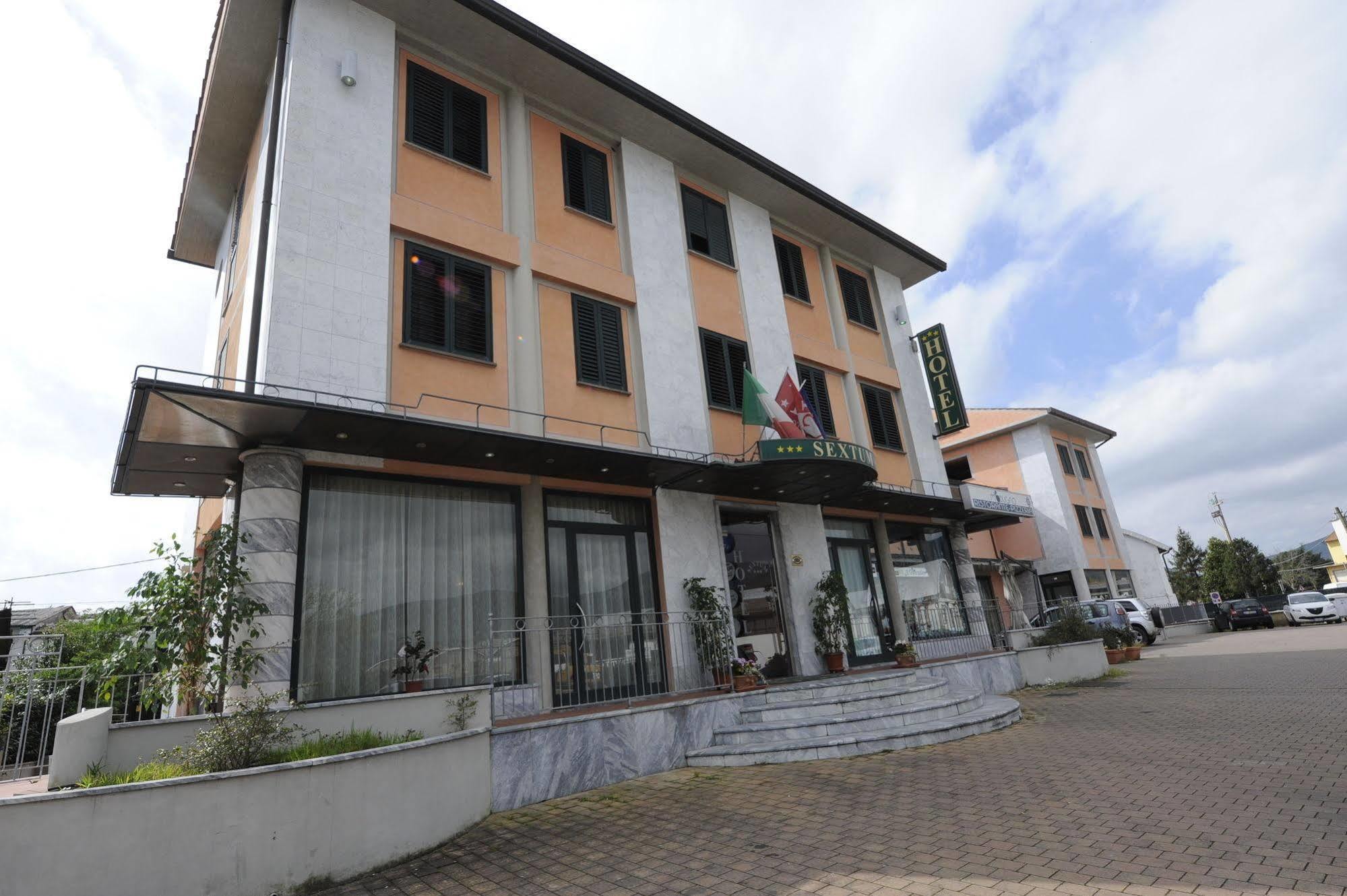 Hotel Sextum Bientina Екстер'єр фото