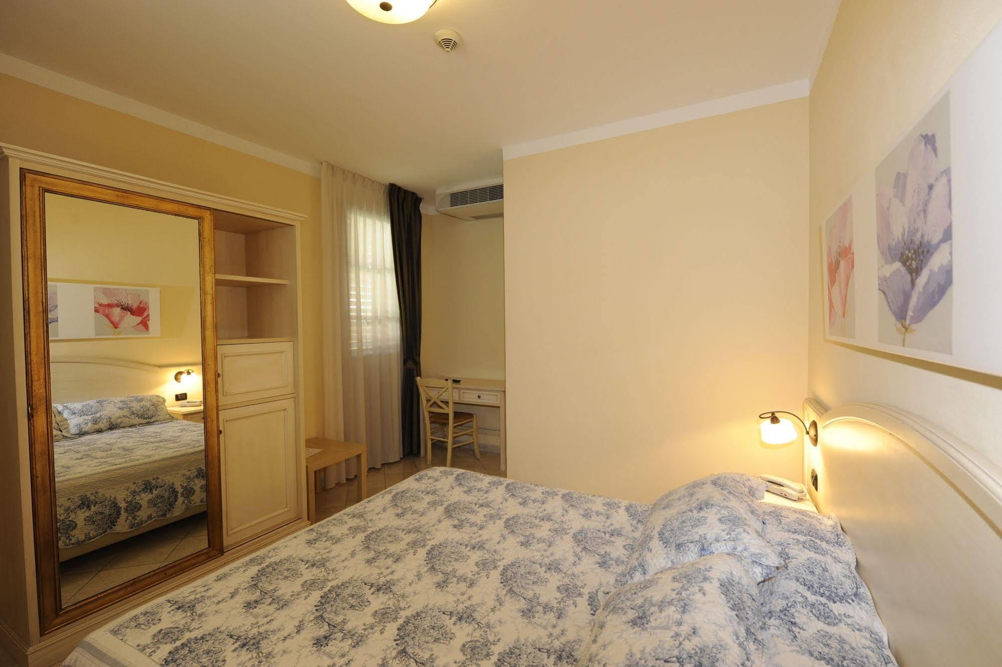 Hotel Sextum Bientina Екстер'єр фото